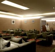 (3-5hr Stay) Louis' Tavern Cip First Class (conc A) Lounge